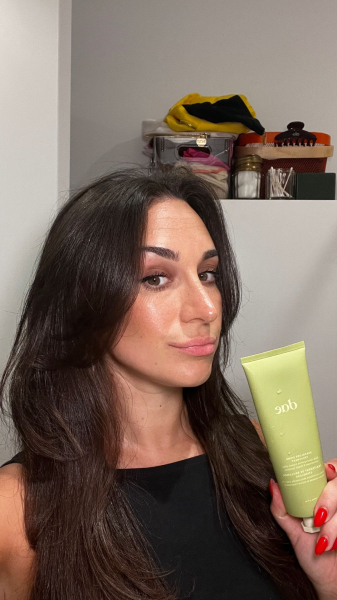 Wohlner after applying the Dae Stargloss Shine Hair Gloss treatment and heat styling