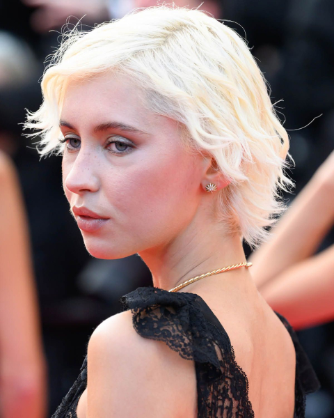 iris law with bixie haircut  fall hair trends 2025